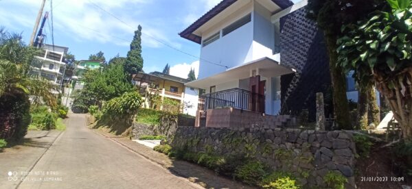 Villa Istana Bunga Blok J No 4 Lembang