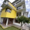 Villa Yellow Istana Bunga